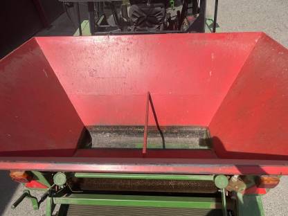 Bild 4:Delta Planter Steckzwiebelpflanzmaschine