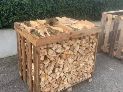 Bild 2:Brennholz Esche, 1,25 RM pro Palette zu verkaufen