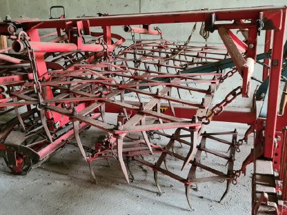 Bild 6:Saatbeetkombination Rau Unimat Egge OU39