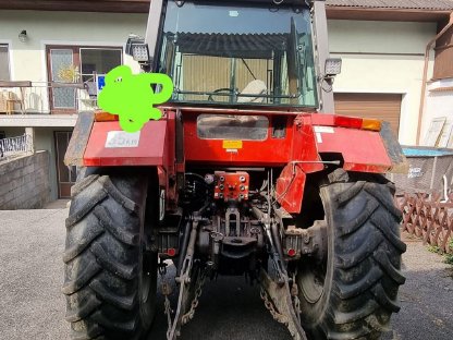 Bild 4:Traktor Massey Ferguson 1004T