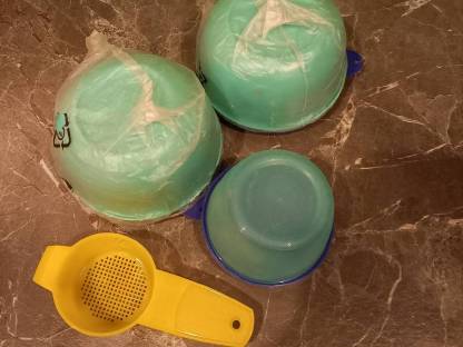 Bild 3:3 kleine Tupperware Dosen