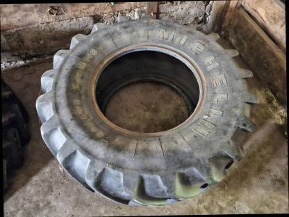 Bild 4:Michelin XM 108 540/65 R26