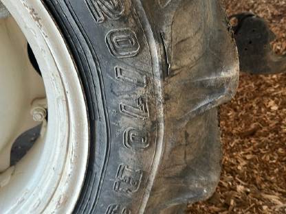 Bild 2:Traktorreifen