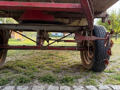 Bild 9:Anhänger - stabil und einsatzbereit 10 km/h
