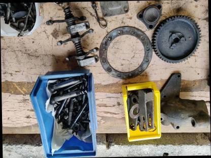 Bild 9:Perkins AD3.152 Motorteile