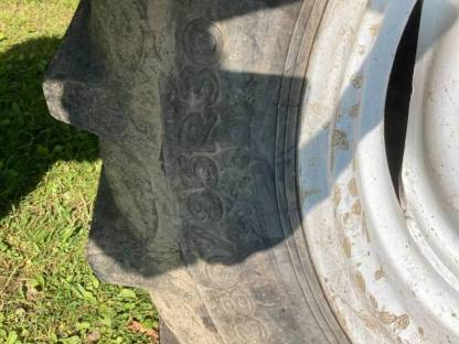 Bild 2:Traktor Steyr 8070