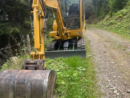 Bild 3:Bagger Komatsu PC30-7