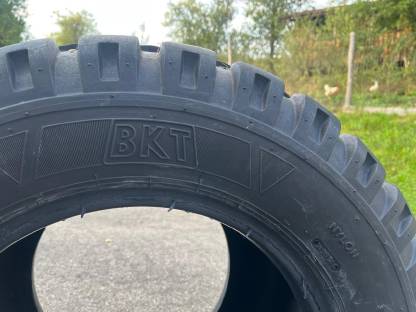 Bild 5:Reifen BKT 19.0/45R17