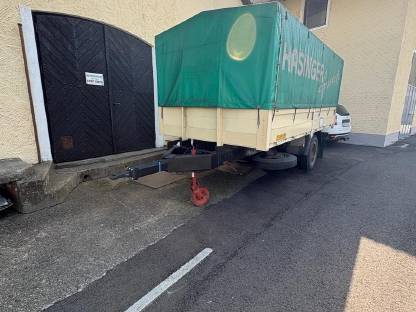 Bild 2:Planenanhänger