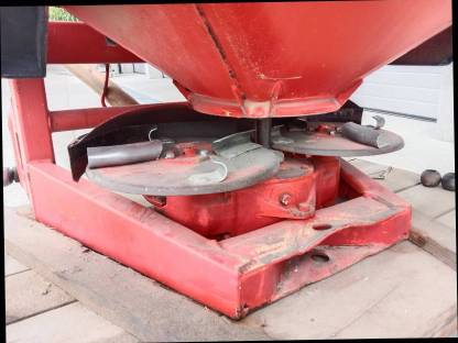 Bild 3:Rauch ZSA 800 Düngerstreuer