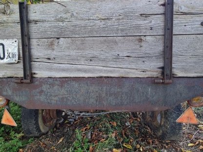 Bild 3:Traktoranhänger mit Stützrad, 1-Achser