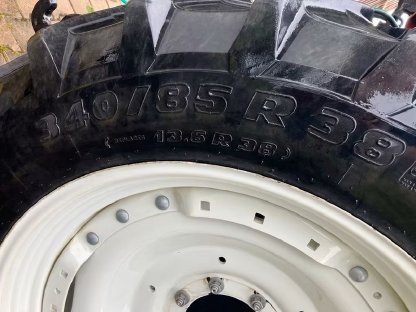 Bild 5:Pflegeräder Steyr Kompakt 280/85R28 und 340/85R38