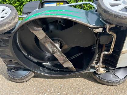 Bild 5:Rasenmäher mit Elektrostart