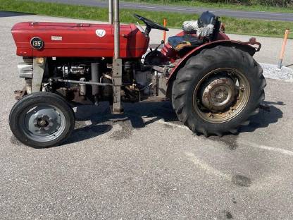 Bild 2:Massey Ferguson 135 Schmalspur