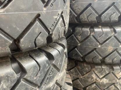 Bild 5:Staplerräder 180/70-8 Rim 4,33-8 (18x7-8) Solideal und Conti