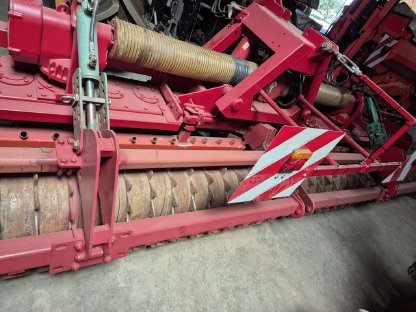 Bild 3:Kreiselegge 6 m Kverneland