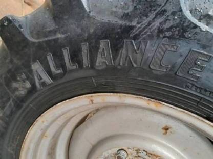 Bild 4:Kompletträder 14.9 R 26