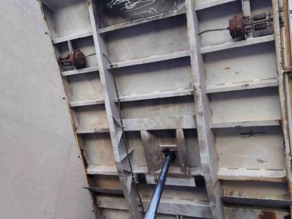 Bild 5:Scania R-series 124G Dreiseitenkipper EURO3