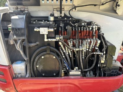 Bild 3:Takeuchi TB235-2