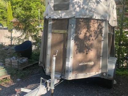 Bild 3:Viehanhänger