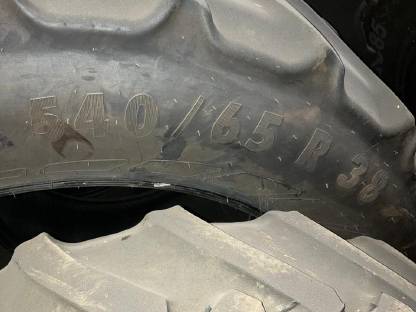 Bild 4:Reifen 540/65 R 38, 440/65 R 28