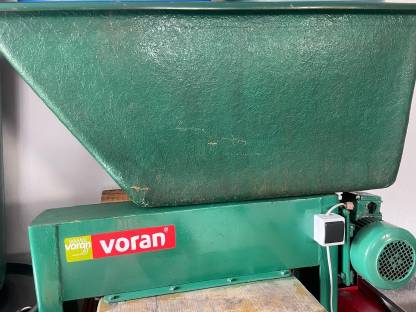 Bild 7:Obstpresse mit Mühle Voran 100 P1