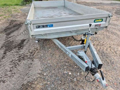 Bild 2:Unsinn Dreiseitenkipper / Maschinentransporter UDK 4220 3,5t