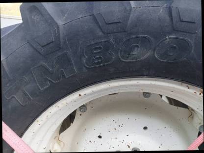 Bild 4:Traktorreifen zu verschenken