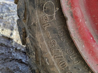 Bild 6:Pöttinger Miststreuer - einsatzbereit