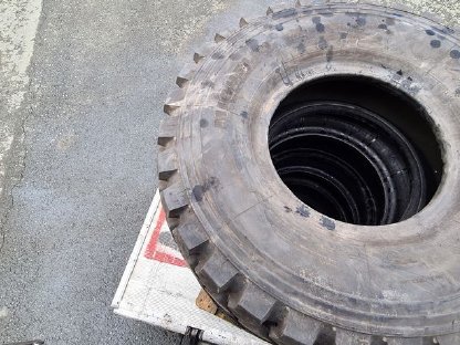 Bild 2:LKW-Unimog Geländereifen Michelin X 395/85R20 168K/164L M+S