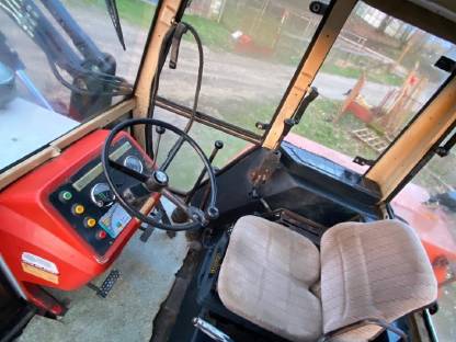 Bild 8:Steyr 8080 A mit Industrie-Frontlader