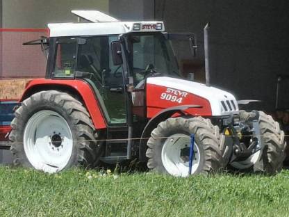 Bild 2:Steyr 9094 MWM