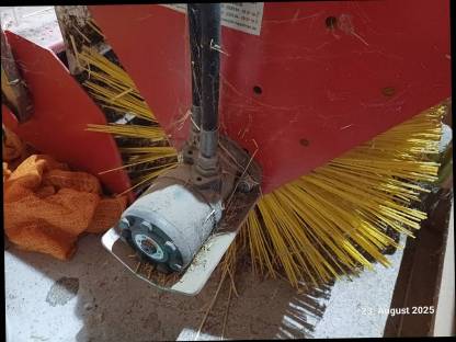 Bild 5:Kehrmaschine Anbaugerät Heitmann