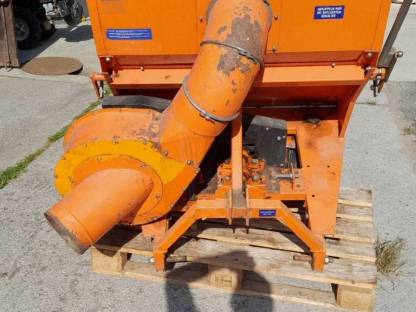 Bild 2:Mähwerk und Absaugung Wiedemann