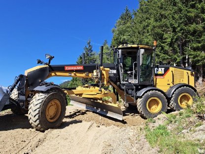 Bild 7:Wegesanierung Steinfräsen Grader D'Ambros Agrar