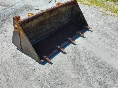 Bild 2:Kramer Kippschaufel