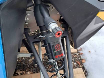 Bild 3:Skidoo Schneemobil Schlitten Bombardier Summit 800