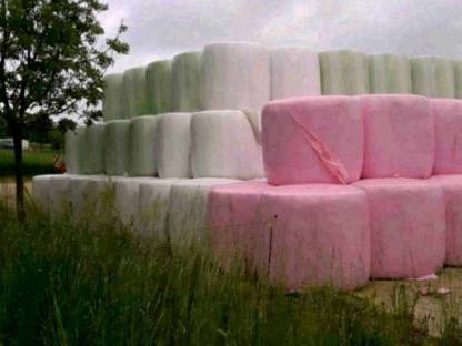 Mais- oder Gras-Silagerundballen