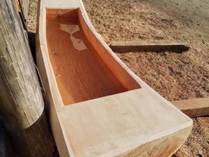 Bild 2:Brunntrog Lärche Brunnen