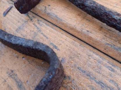 Bild 4:2 alte schmiedeeiserne Blumen-Brett-Halterungen