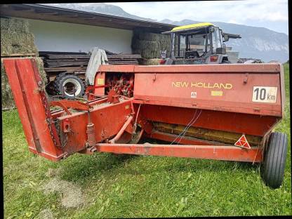 Bild 4:New Holland Ballenpresse