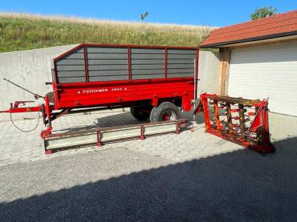 Bild 2:Miststreuer Pöttinger 3800 V