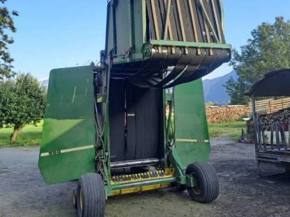 Bild 4:John Deere 550 Rundballenpresse