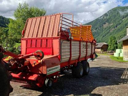 Bild 2:Pöttinger Ladeprofi 3 Profimatic Ladewagen