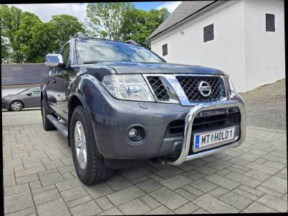 Nissan Navara D401