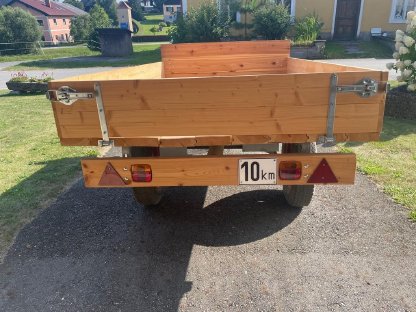 Bild 4:Anhänger Traktor/Oldtimer