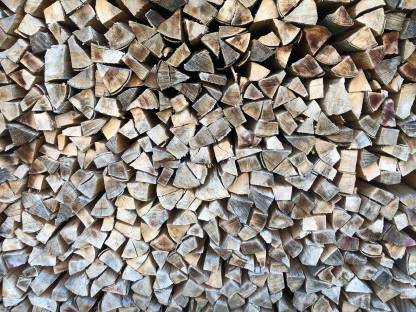 Bild 3:Ofenfertiges Buchenbrennholz