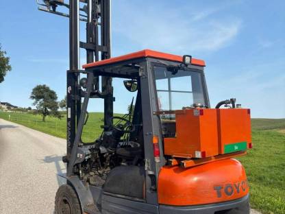 Bild 2:Stapler Toyota