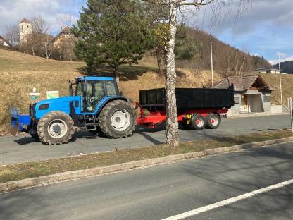 Bild 6:Muldenkipper/Hakenliftanhänger