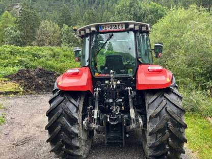 Bild 4:Steyr 4110 Multi mit Frontlader
